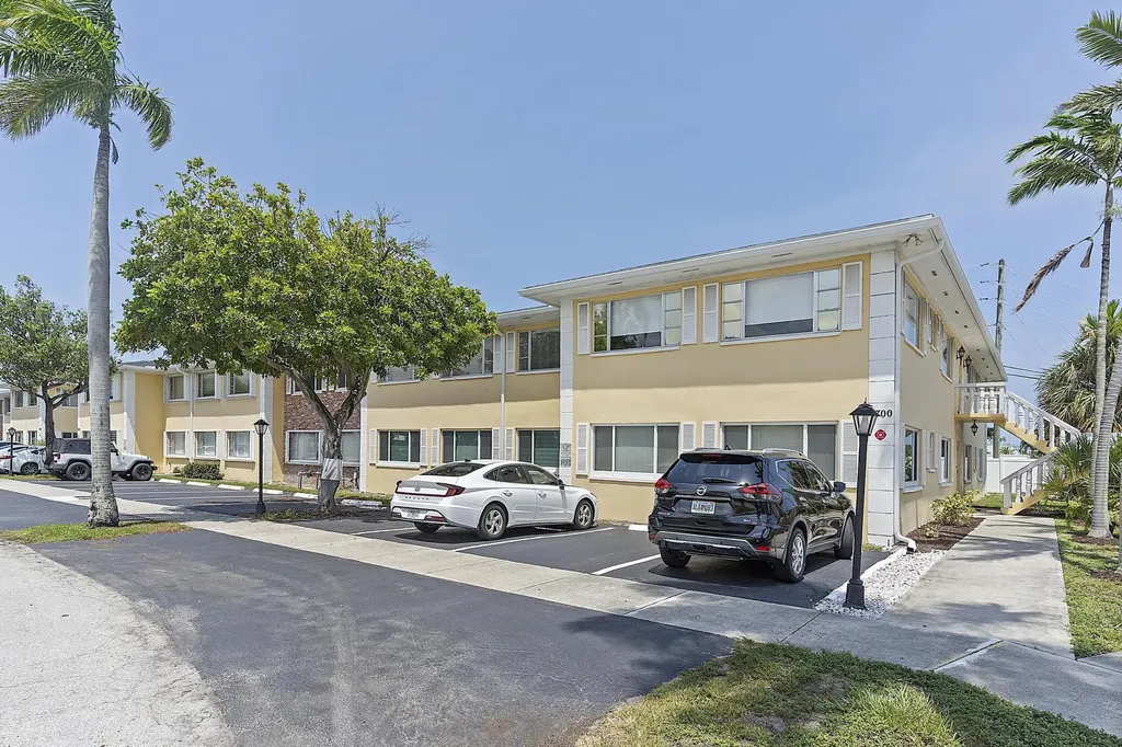 5700 NE 22nd Way Fort Lauderdale FL 33308