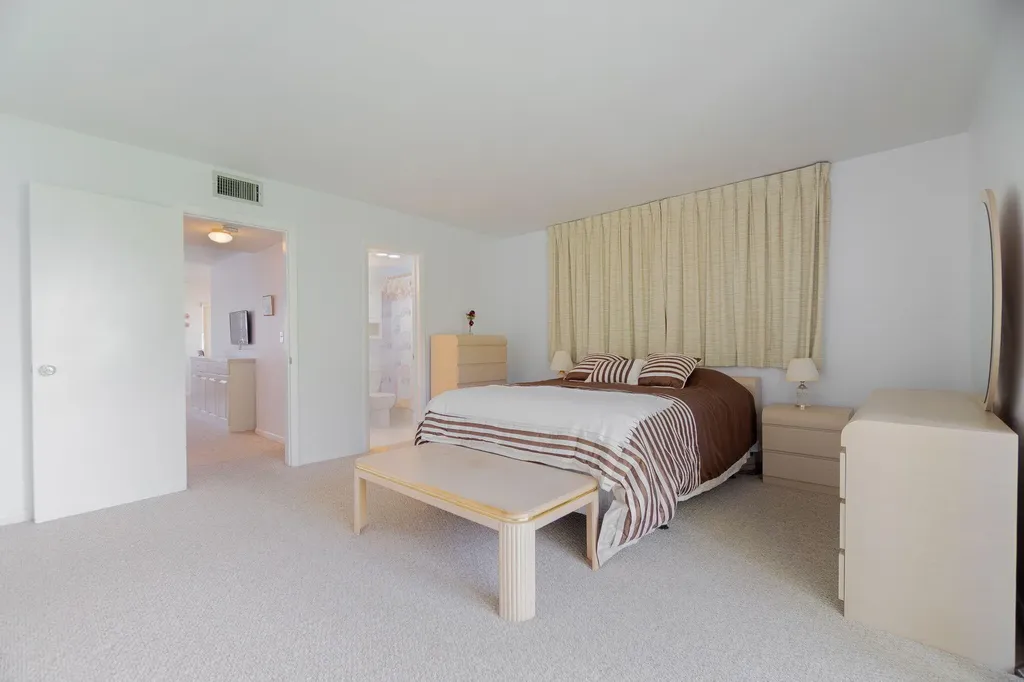 2840 Cynthia Lane Lake Worth Beach FL 33461