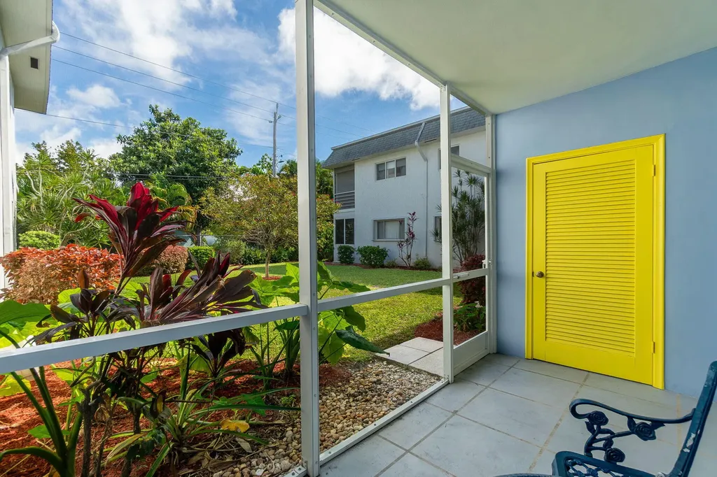2840 Cynthia Lane Lake Worth Beach FL 33461