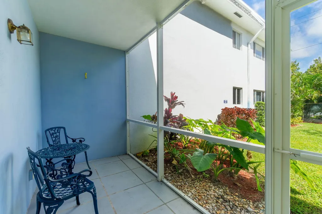 2840 Cynthia Lane Lake Worth Beach FL 33461