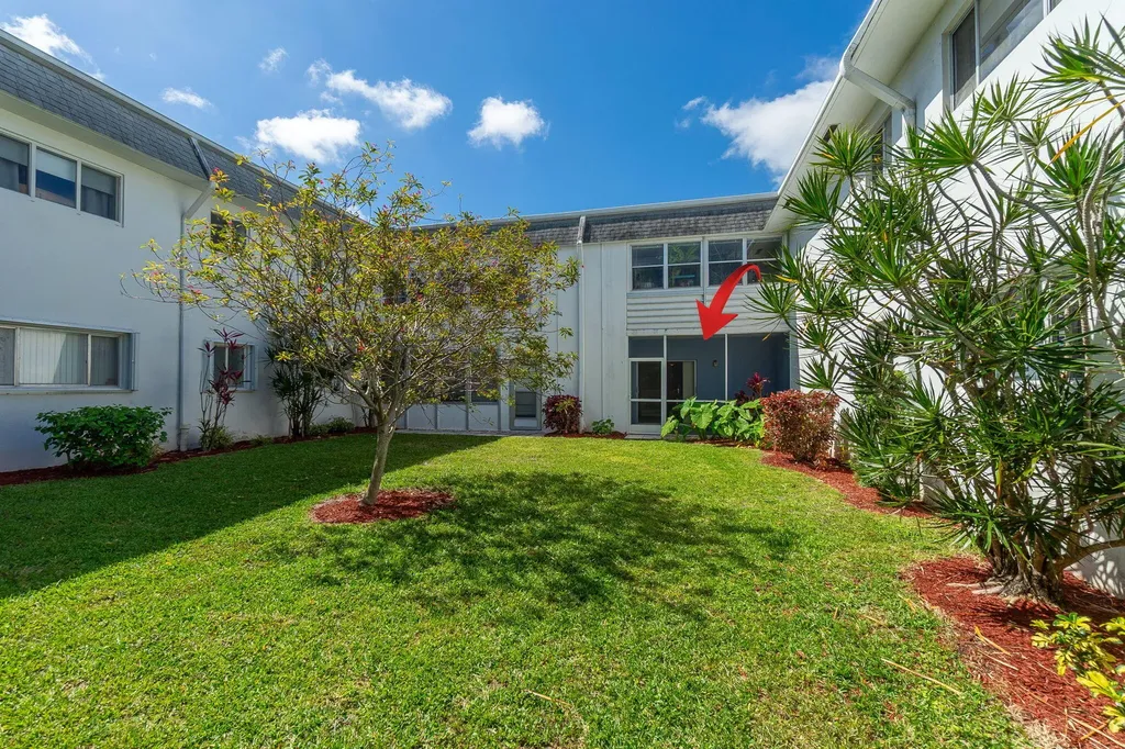 2840 Cynthia Lane Lake Worth Beach FL 33461