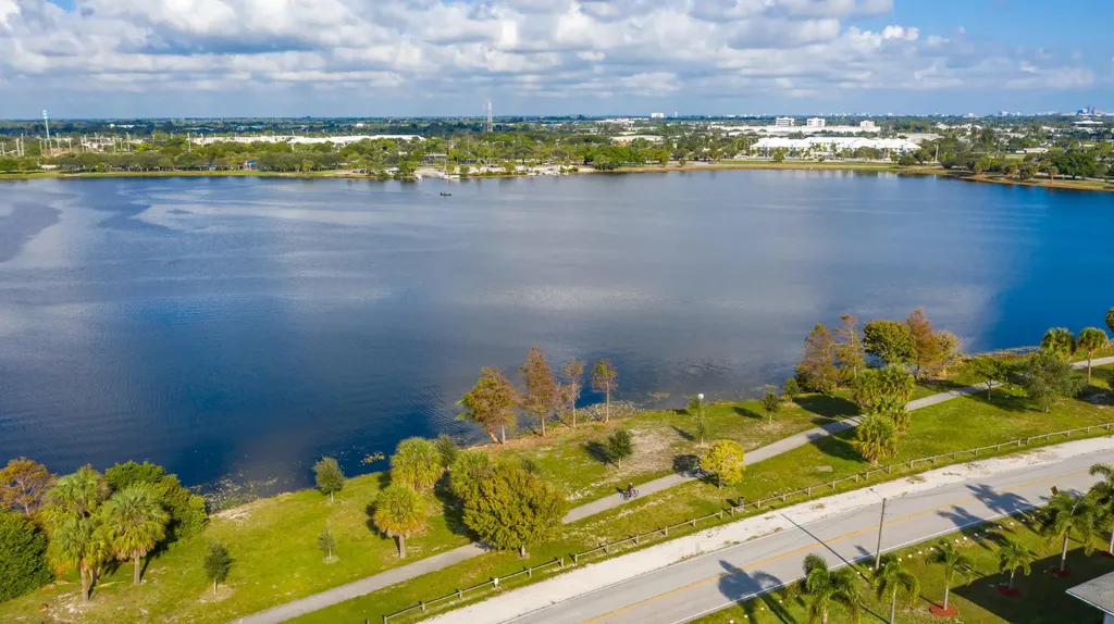 2840 Cynthia Lane Lake Worth Beach FL 33461