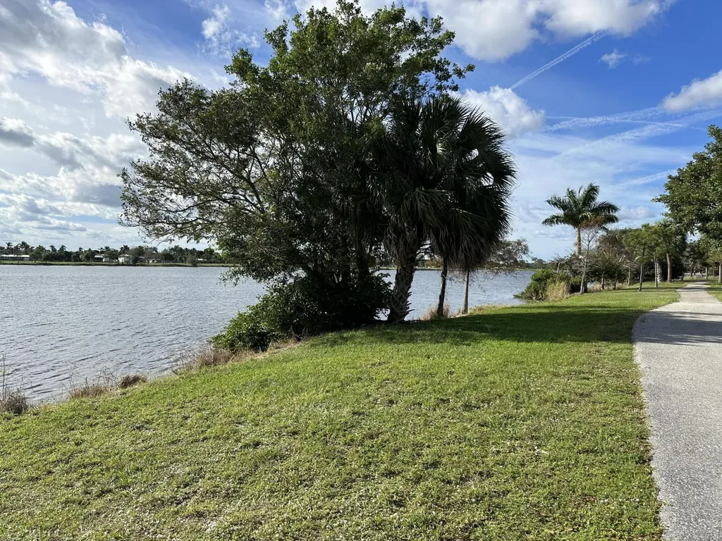 2840 Cynthia Lane Lake Worth Beach FL 33461