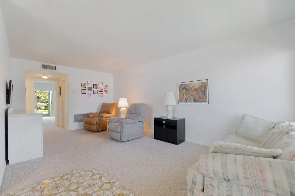 2840 Cynthia Lane Lake Worth Beach FL 33461