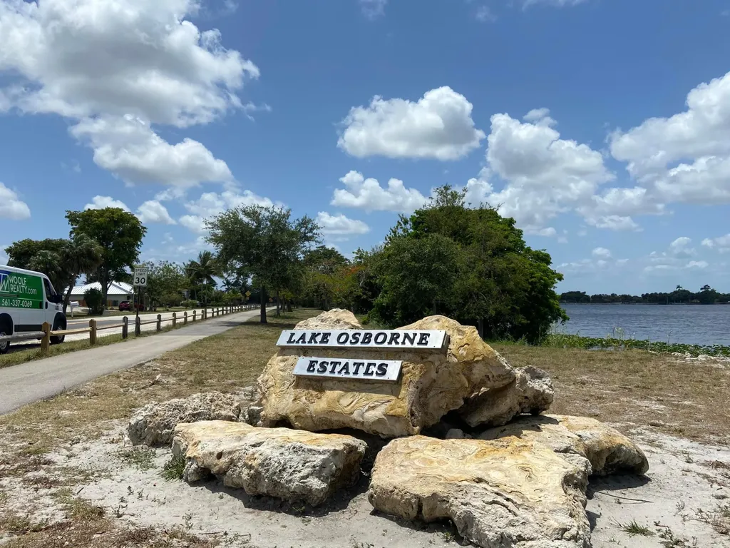 2840 Cynthia Lane Lake Worth Beach FL 33461
