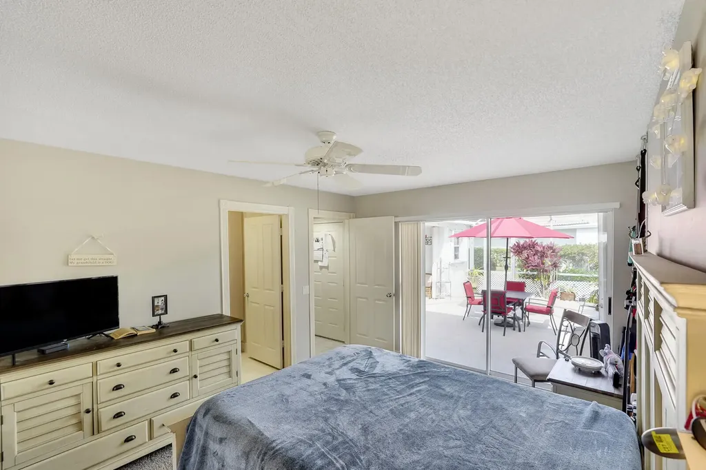 10102 Chapman Oak Court Palm Beach Gardens FL 33410
