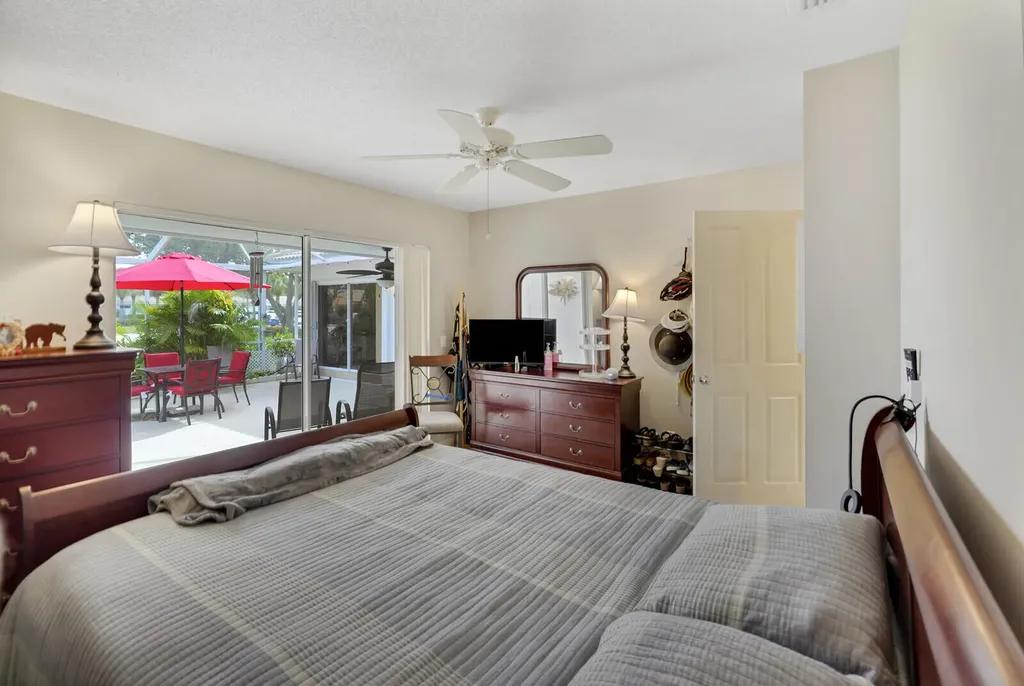 10102 Chapman Oak Court Palm Beach Gardens FL 33410
