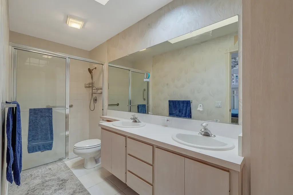 10102 Chapman Oak Court Palm Beach Gardens FL 33410