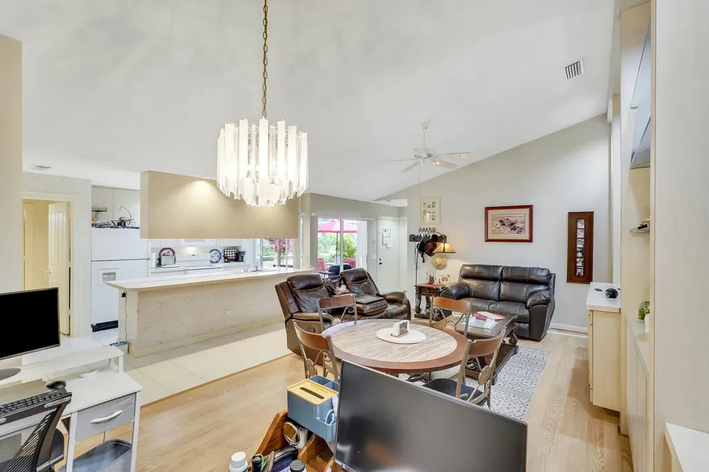 10102 Chapman Oak Court Palm Beach Gardens FL 33410