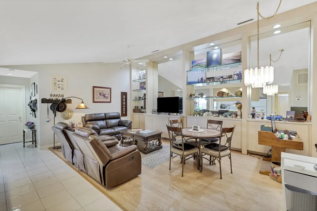 10102 Chapman Oak Court Palm Beach Gardens FL 33410