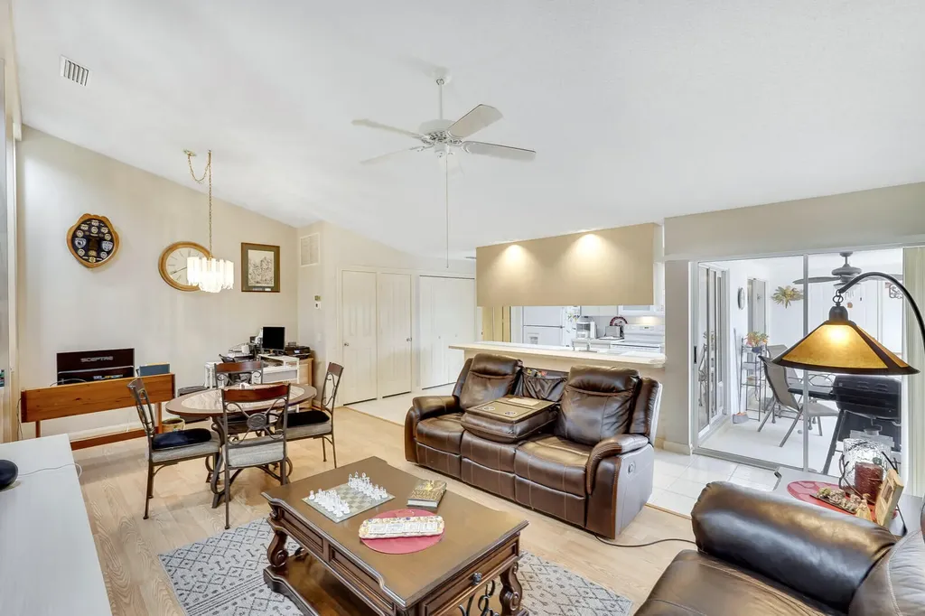 10102 Chapman Oak Court Palm Beach Gardens FL 33410