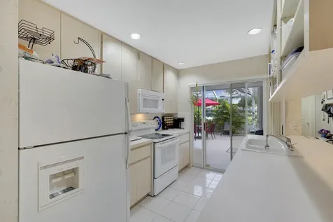 10102 Chapman Oak Court Palm Beach Gardens FL 33410