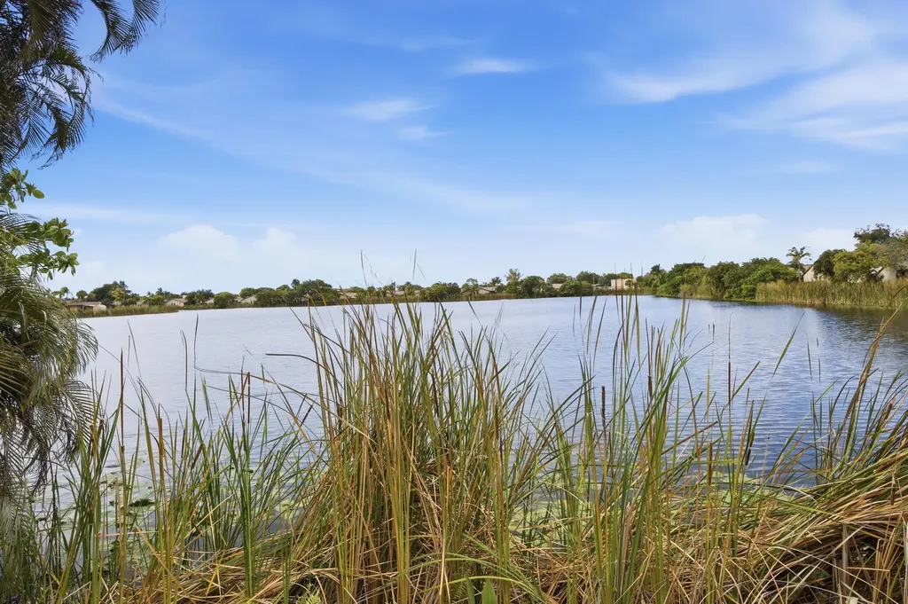 4102 Waterview Circle Palm Springs FL 33461