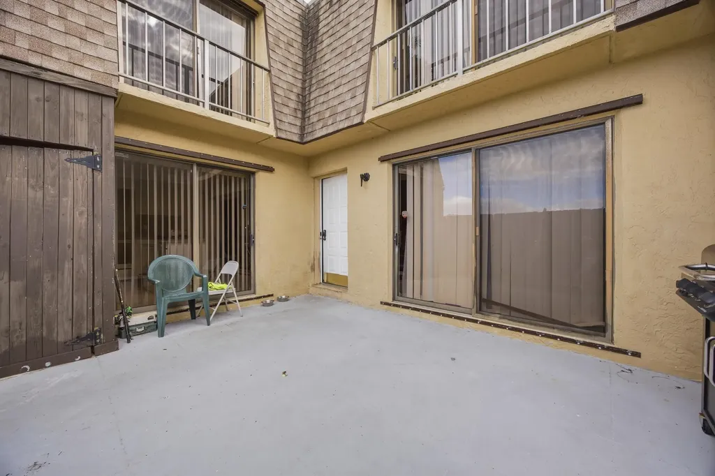 4102 Waterview Circle Palm Springs FL 33461