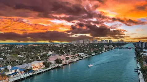 4555 W Tradewinds Avenue Lauderdale By The Sea FL 33308