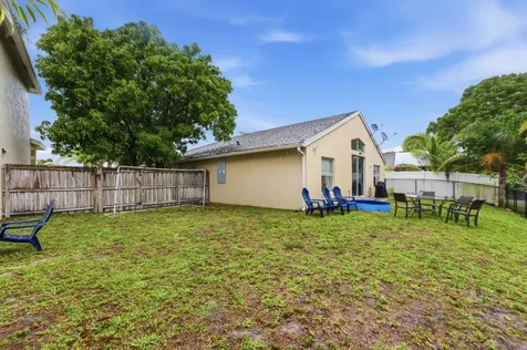 1724 Sawgrass Circle Greenacres FL 33413