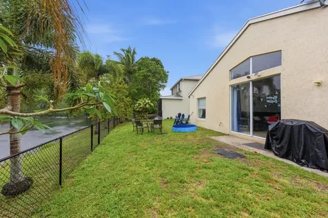 1724 Sawgrass Circle Greenacres FL 33413