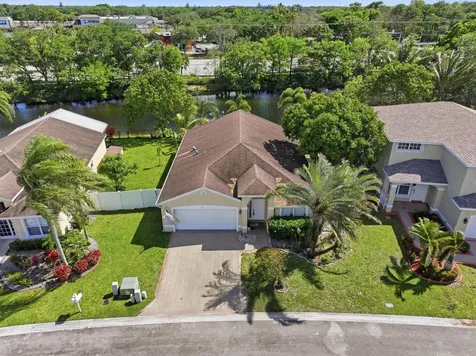 1724 Sawgrass Circle Greenacres FL 33413