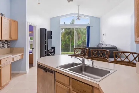 1724 Sawgrass Circle Greenacres FL 33413