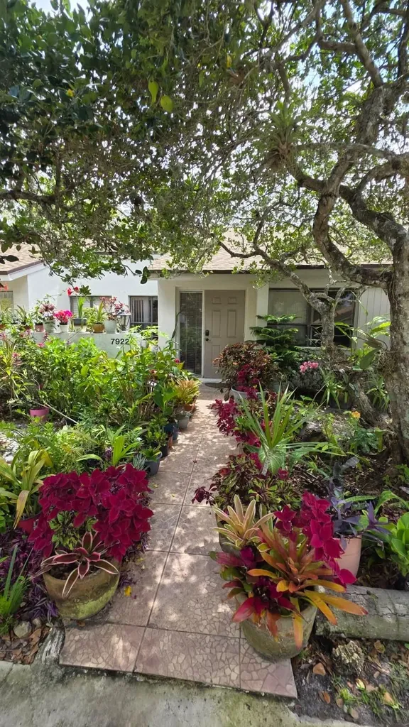 7922 NW 10th Street Plantation FL 33322