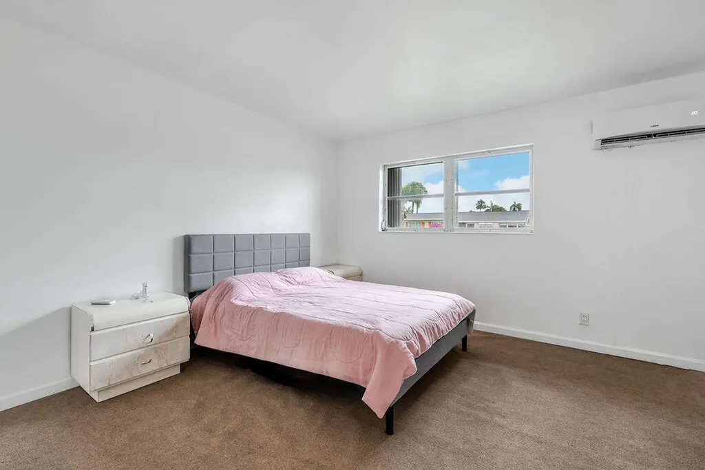 2739 Dudley Drive W West Palm Beach FL 33415