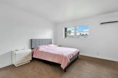 2739 Dudley Drive W West Palm Beach FL 33415