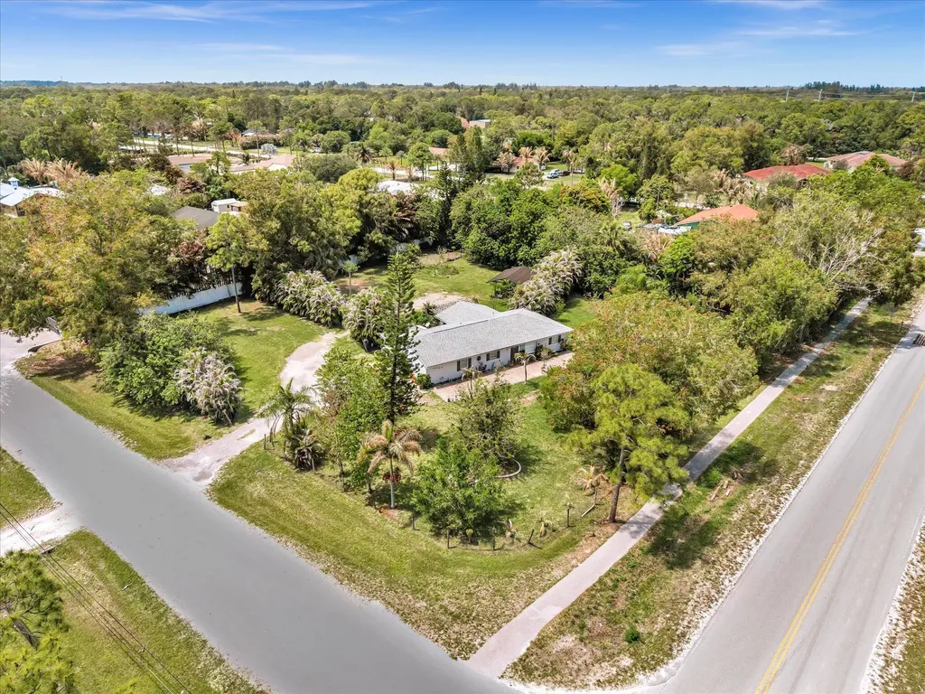 5209 Coconut Boulevard The Acreage FL 33411