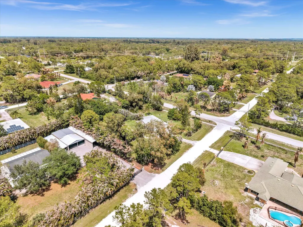 5209 Coconut Boulevard The Acreage FL 33411