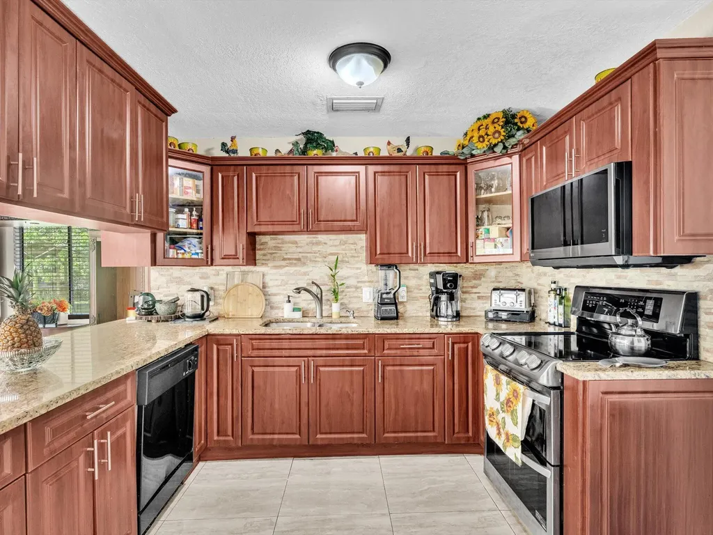 5209 Coconut Boulevard The Acreage FL 33411
