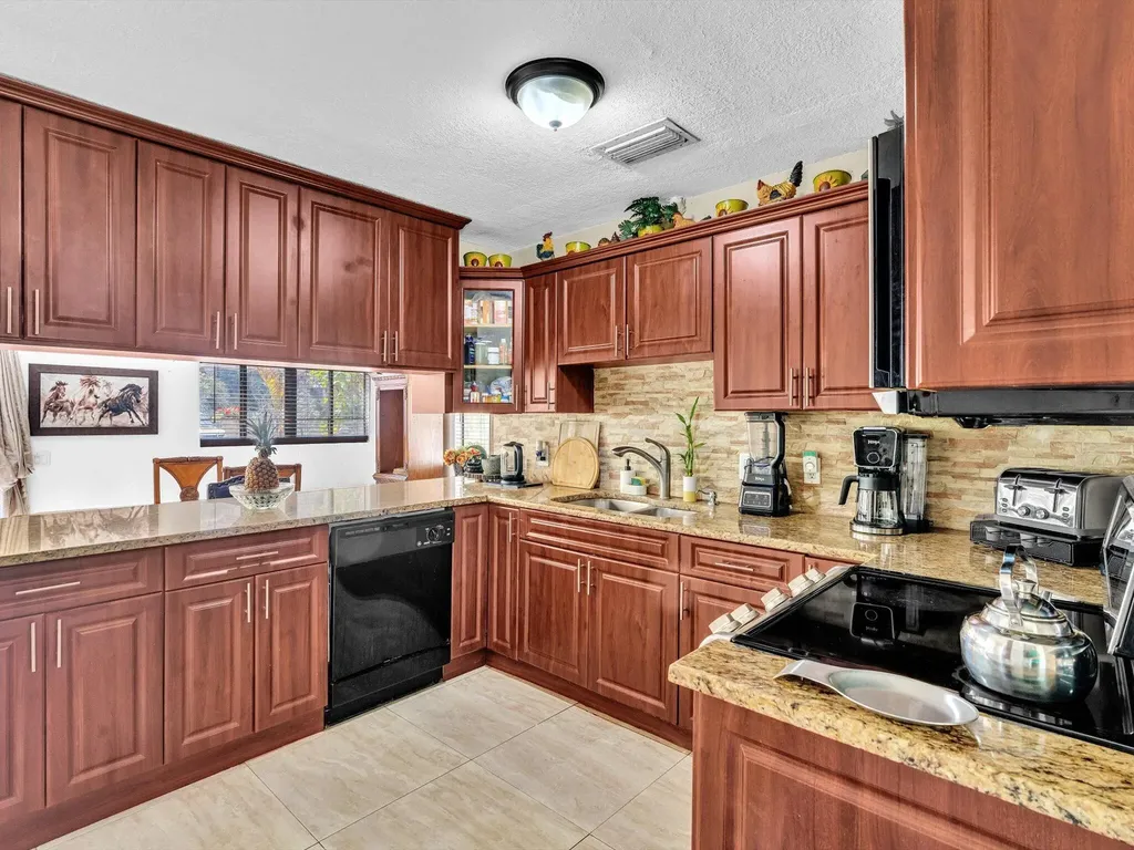 5209 Coconut Boulevard The Acreage FL 33411