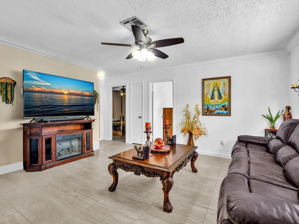 5209 Coconut Boulevard The Acreage FL 33411