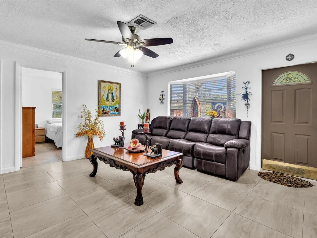 5209 Coconut Boulevard The Acreage FL 33411