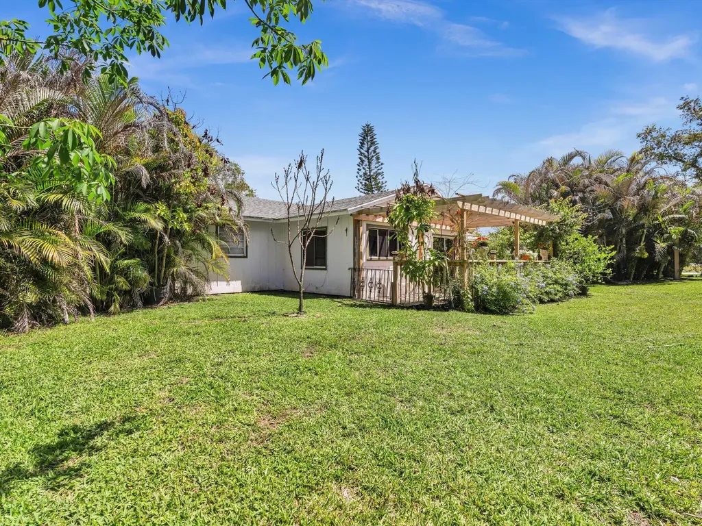 5209 Coconut Boulevard The Acreage FL 33411