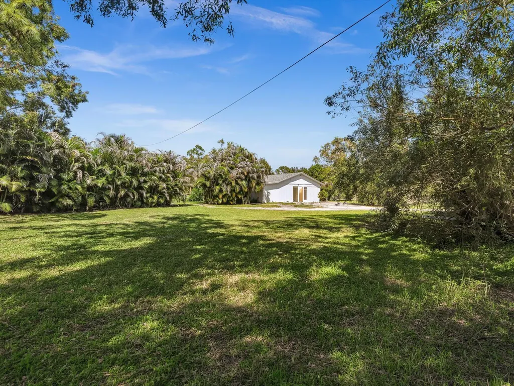 5209 Coconut Boulevard The Acreage FL 33411