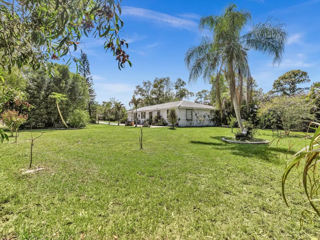 5209 Coconut Boulevard The Acreage FL 33411