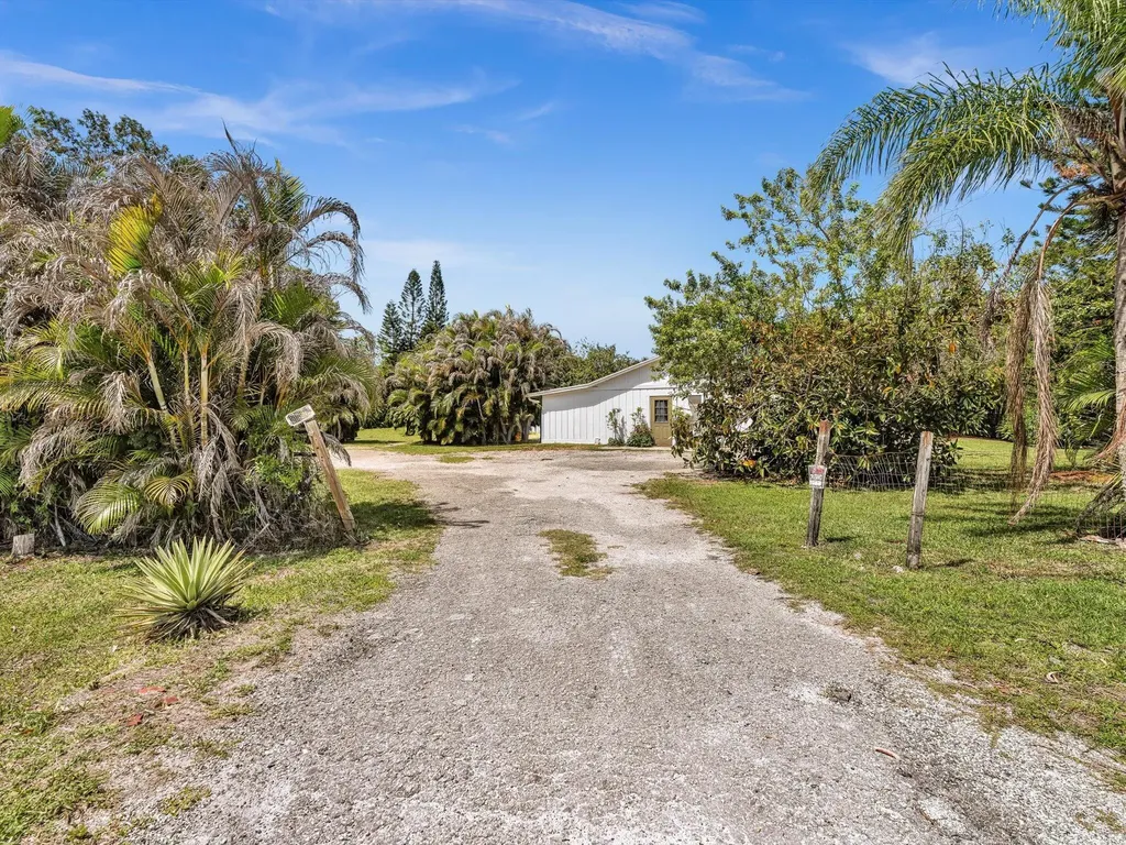 5209 Coconut Boulevard The Acreage FL 33411