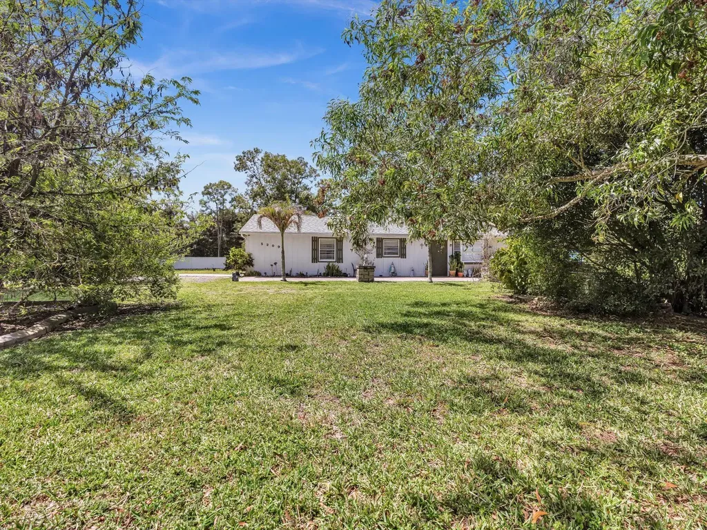 5209 Coconut Boulevard The Acreage FL 33411