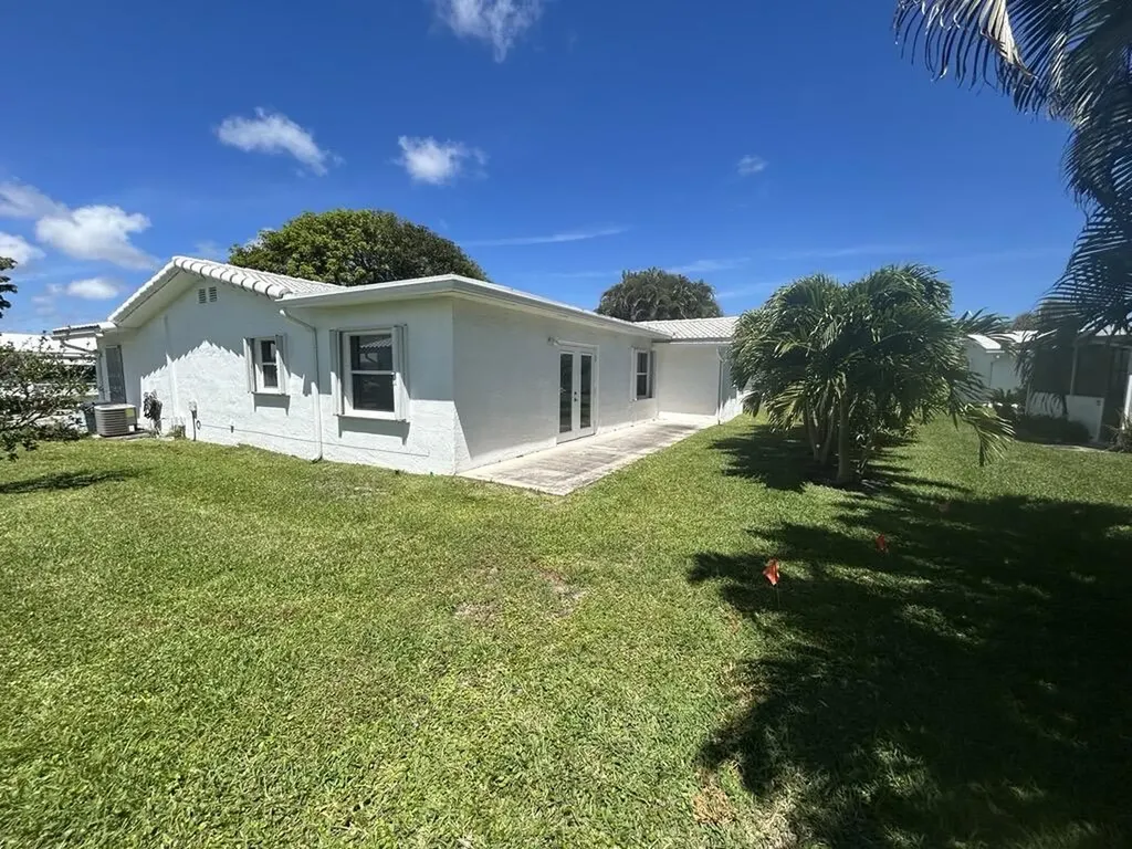 1902 SW 22nd Avenue Boynton Beach FL 33426