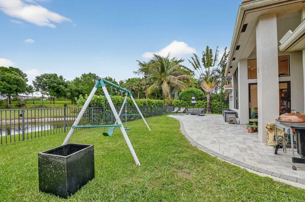 10337 Trianon Place Wellington FL 33449