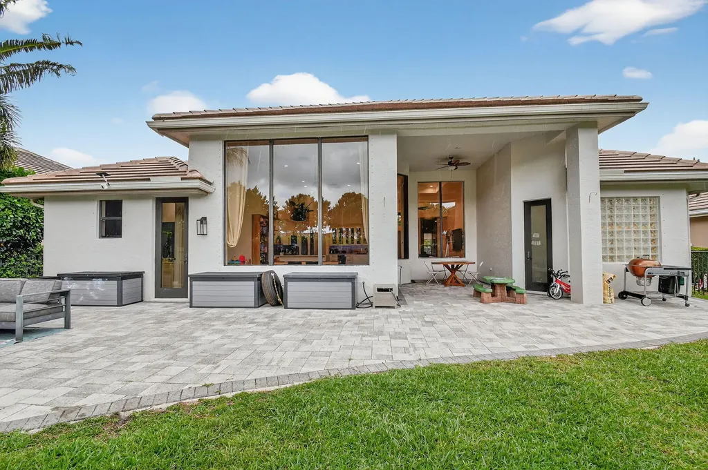 10337 Trianon Place Wellington FL 33449