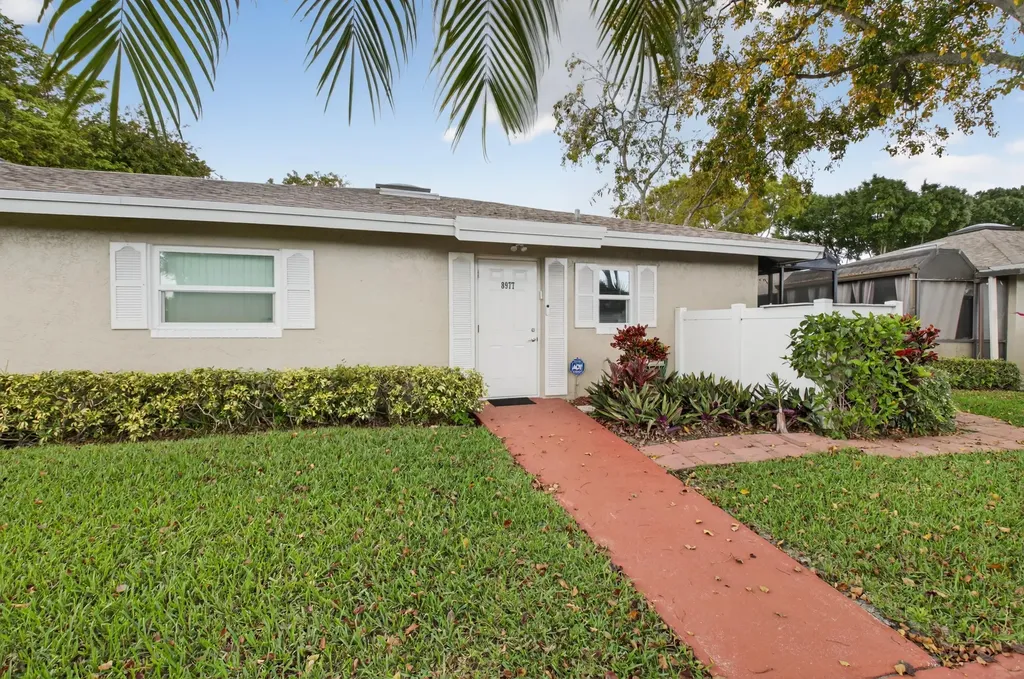 8977 Echo Lane Boca Raton FL 33496
