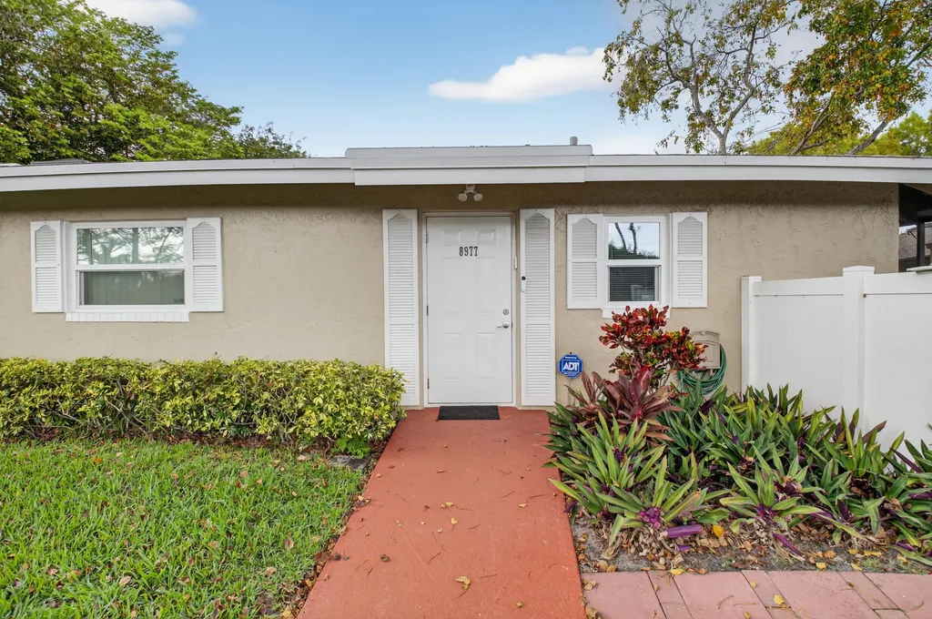 8977 Echo Lane Boca Raton FL 33496