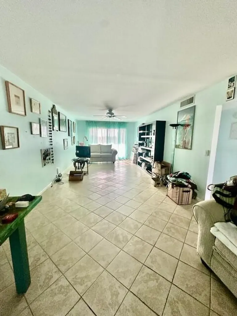 4037 Hythe C Boca Raton FL 33434