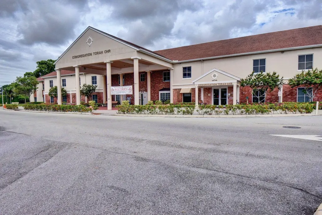 4037 Hythe C Boca Raton FL 33434