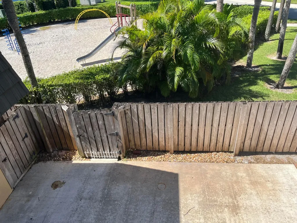 621 6th Way West Palm Beach FL 33407