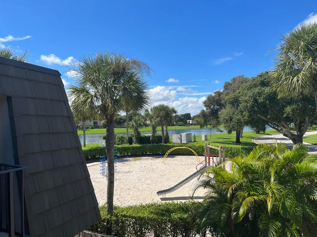 621 6th Way West Palm Beach FL 33407