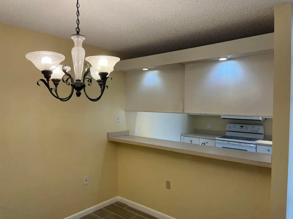 621 6th Way West Palm Beach FL 33407