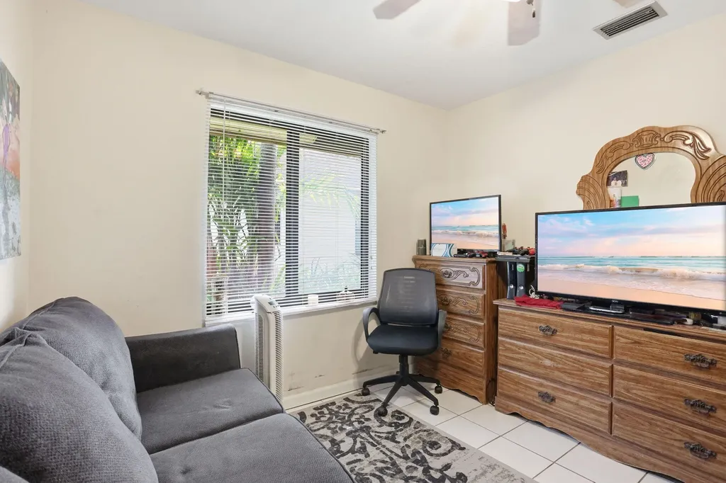 1387 Longarzo Place West Palm Beach FL 33415