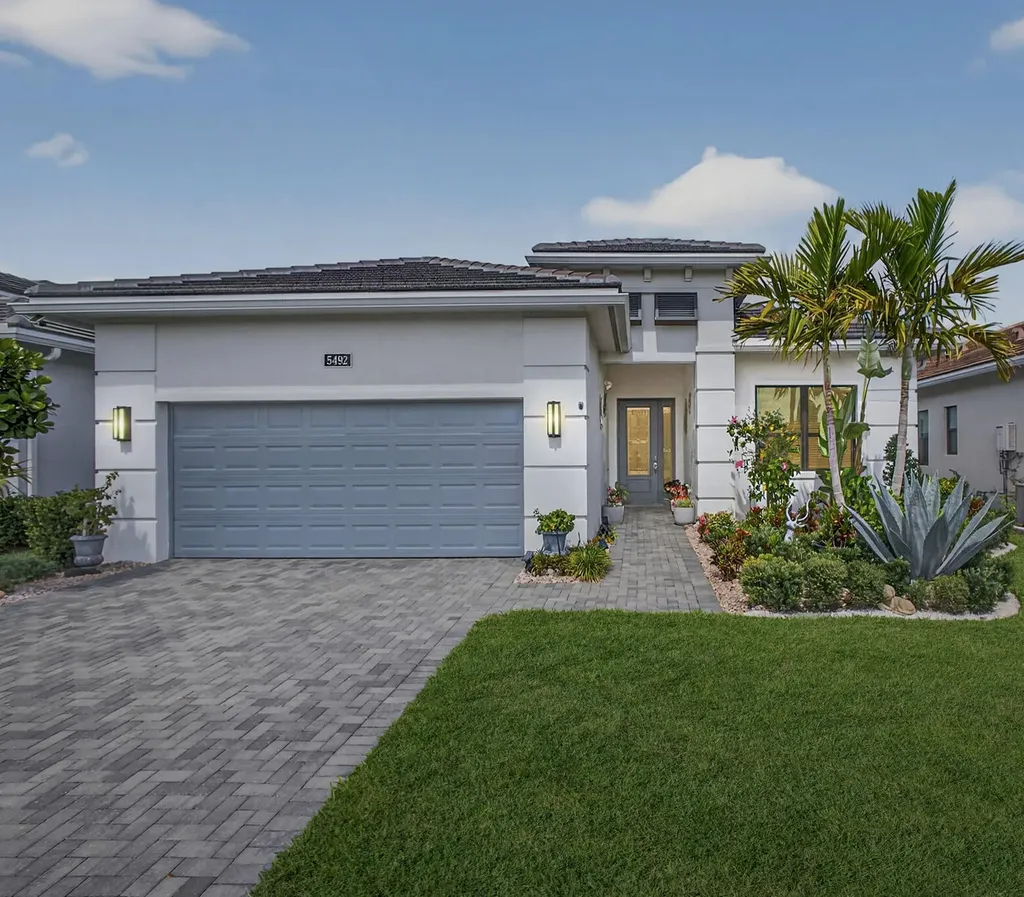 5492 St Armands Way Westlake FL 33470