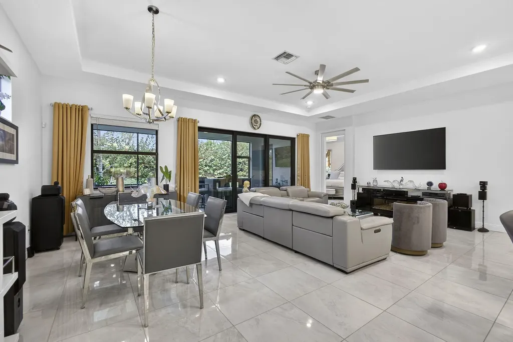 5492 St Armands Way Westlake FL 33470
